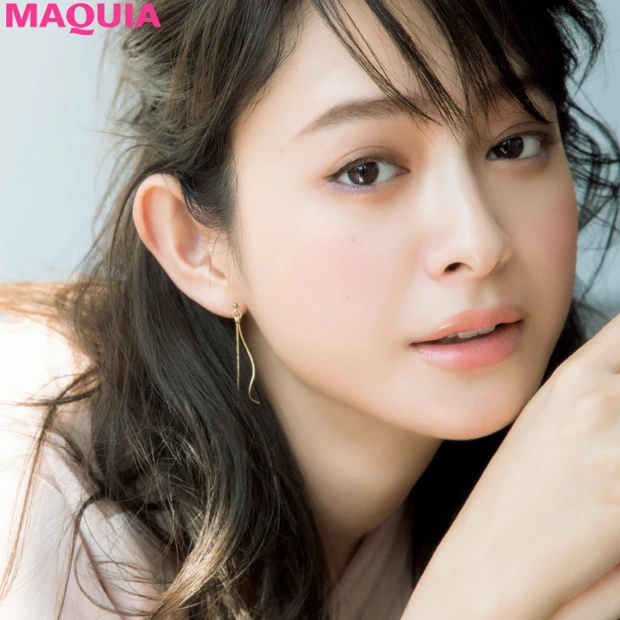 目尻パープルが今っぽさの鍵! 色気と知性が際立つ下まぶたメイク