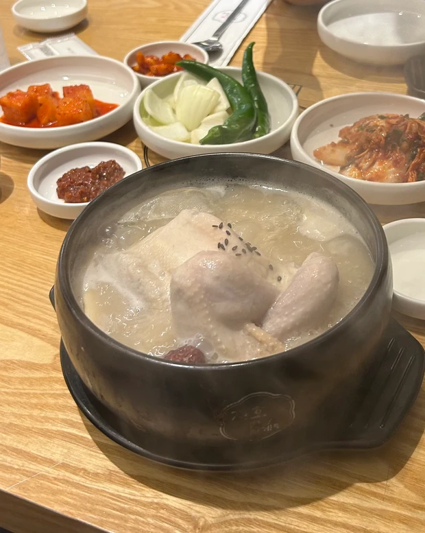 ひとリート 韓国 女子 一人旅 ご飯 スポット 江南 智鎬韓方参鶏湯 ジホ・ハンバン・サムゲタン おすすめ メニュー