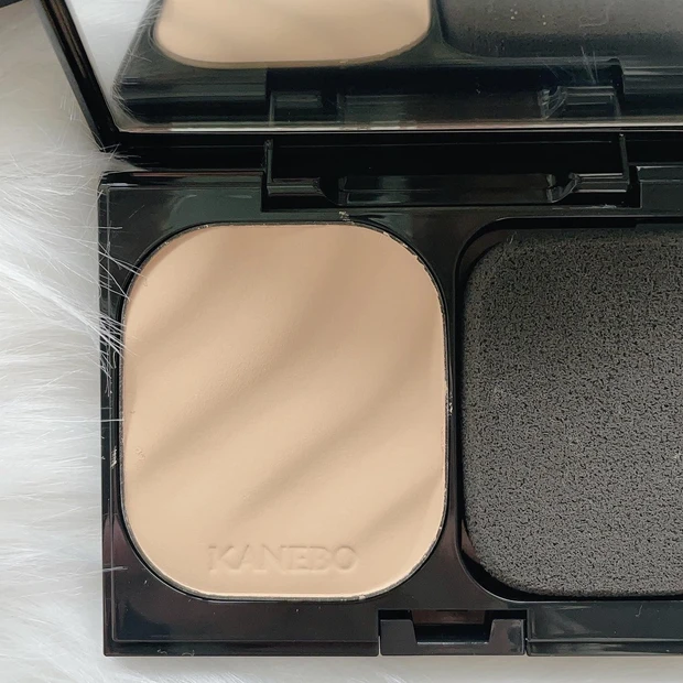肌に半透明のうるみ膜で生肌仕上げ。感動のパウダーファンデーション！KANEBO メルティフィール ウェア_2_2