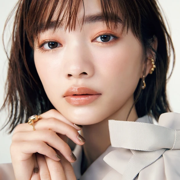 ホリデーだからメイクもキラキラに♡ 推しアイテム3品でつくる最旬フェイス…