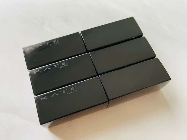 【本日10月22日発売】KATE(ケイト)より待望の新作、リップモンスターのスフレマットが仲間入り。イエベ向きカラーを早速スウォッチと動画でご紹介!既存色とも比べてみました。_2_1