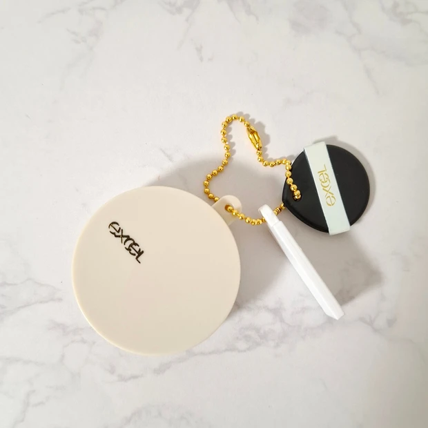 エクセルのミニチュアチャームクッションファンデーション