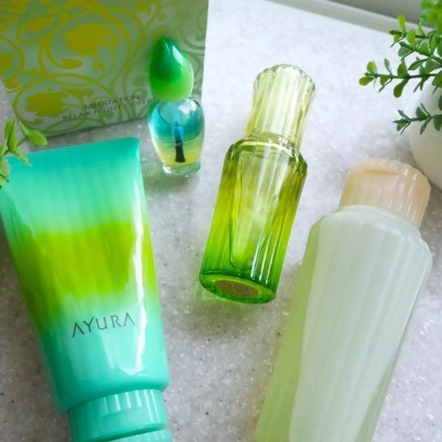 このコフレはテーマがはっきり確実に使いきる充実。夜のリラックスタイムの為のコフレ.アユーラ「メディテーション リラックスナイトコフレ」11/1限定発売