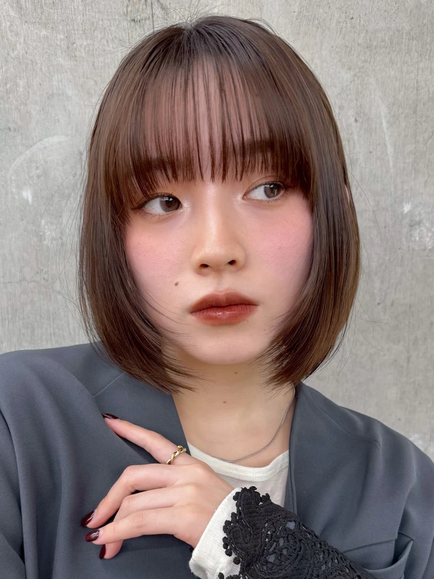 髪型　レイヤーボブ　ボブヘア　前髪あり　小顔ヘア　カットのポイント