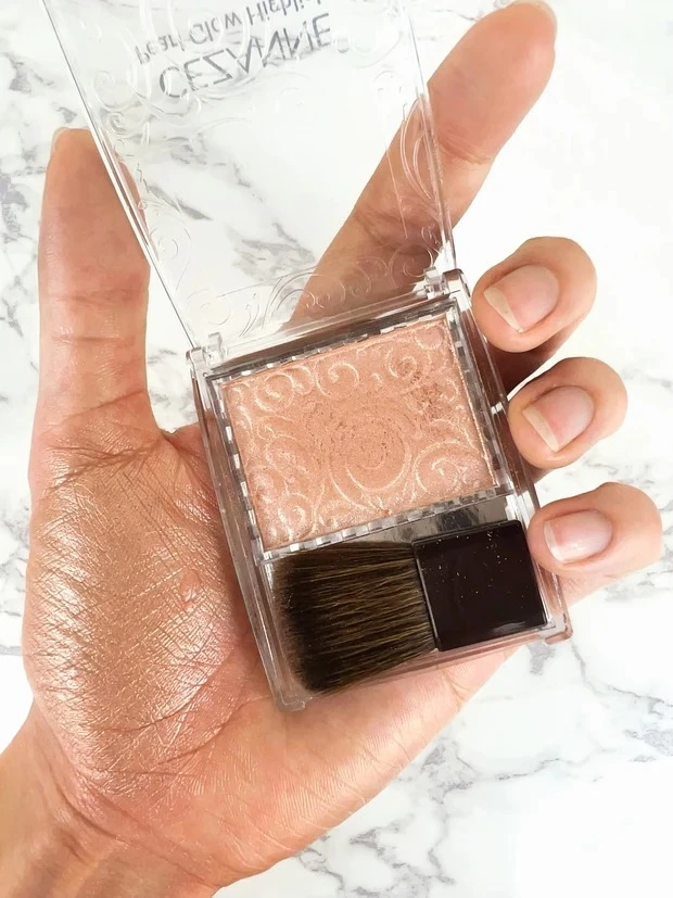 パールグロウハイライト 02 ロゼベージュをブルベがレビュー