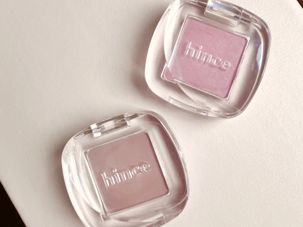 くすみ色なのに目元パッと明るく！ ヒンスのアイシャドウ【マキアエディターズの「オッス！推しコス」】