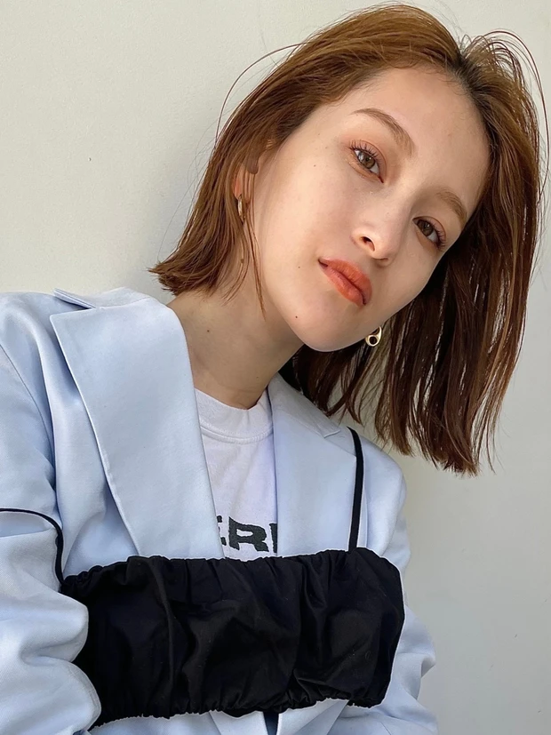 ヘアカタログ　ボブ　ボブヘア　前髪なし　スタイリング