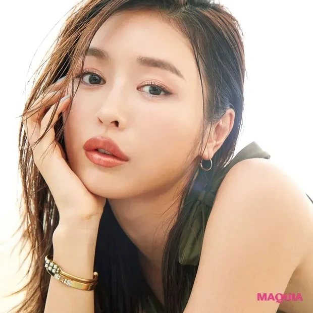 加治ひとみさんの夏メイク！ 日焼け肌にもマッチするテラコッタメイクが気分