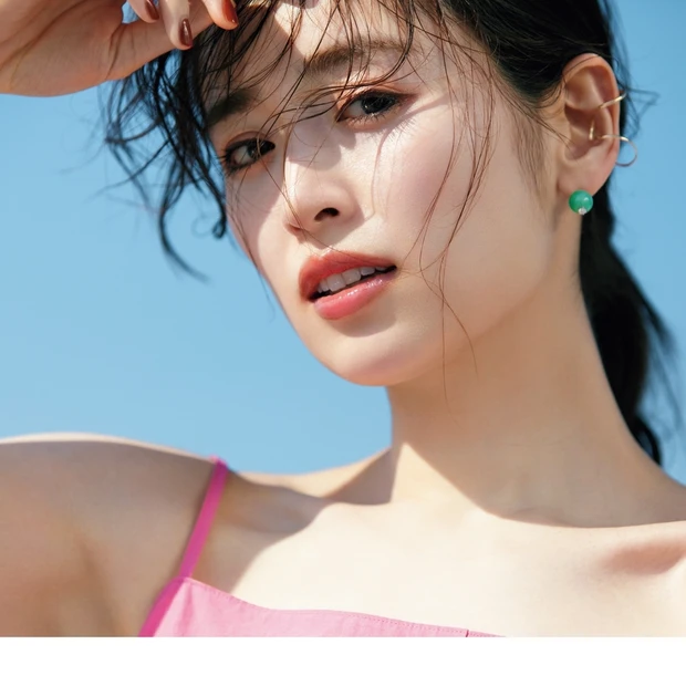 透けて輝くクリアリップで幸せ顔に。「素が美人」に見える夏メイクに注目!