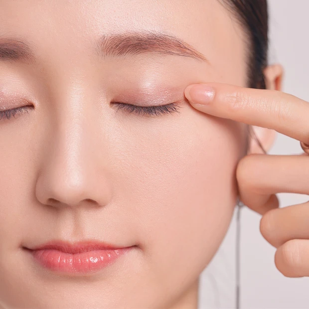 ジルスチュアート　エターナル アイビジュー　人気色　おすすめ　使い方