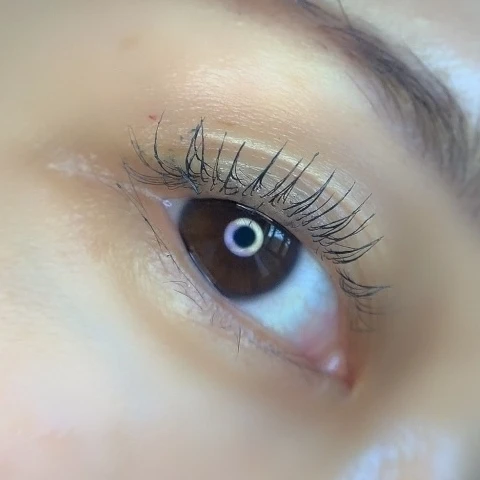 私の偏愛コスメ▶おしゃれな目元、抜け感重視!【カラーマスカラ】塗りやすさ・仕上がり・コスパなど、カラー別におすすめをご紹介!_17_3