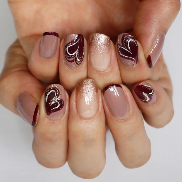 甘すぎないハートモチーフがオススメ! 大人女子向けバレンタインネイル【ギ…