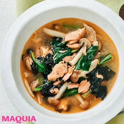 ダイエットにおすすめのスープ 鮭とほうれん草のスープ