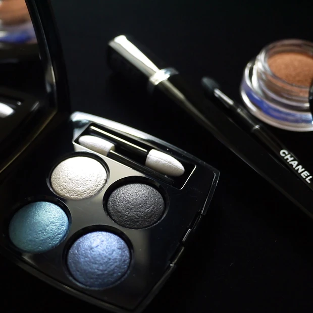 【9/9(金)限定発売】目元にツイードを纏う♡シャネル レ キャトル ツイード「03 ツイード フォーヴ」をスウォッチ！【魅惑のポーチ付き】_9_3