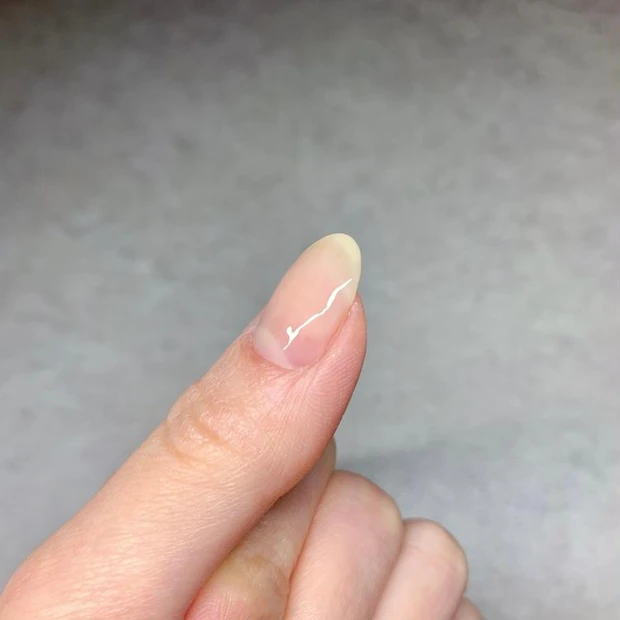 セルフネイル 自爪 亀裂 亀裂対処法 ネイルケア 爪補強 自爪ネイル