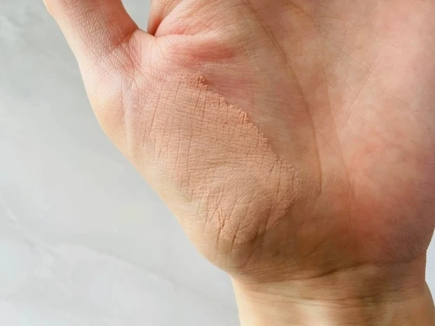 【おすすめ韓国チーク④】FORENCOS（フォレンコス） ベアブラッシャー 04 Neat　スウォッチ