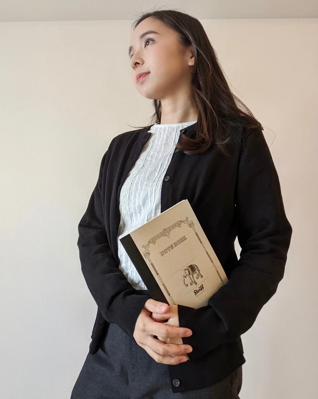 ユニクロ　コーデ　UVカットクルーネックカーディガン　着用レビュー　オフィスカジュアル　プチプラ　春　夏