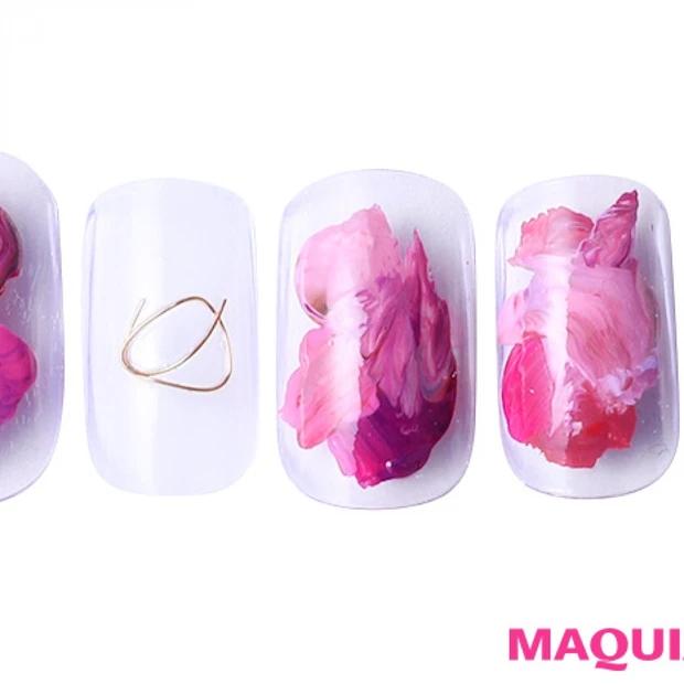 もっと大胆に、カラーが躍る「塗りかけ」ネイル