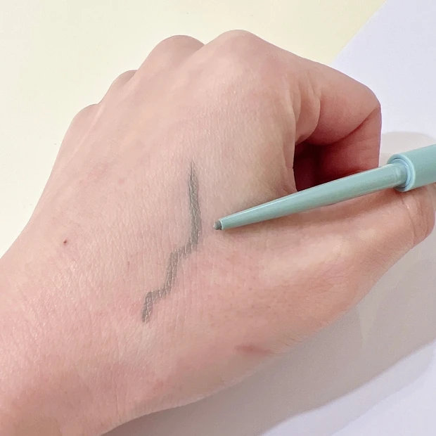 【冬透明感メイク】現役メイク講師が教える！エテュセ アイエディション（カラーパレット）12 ティアーブルージュをスウォッチ＆使いこなし方を伝授！_2_2