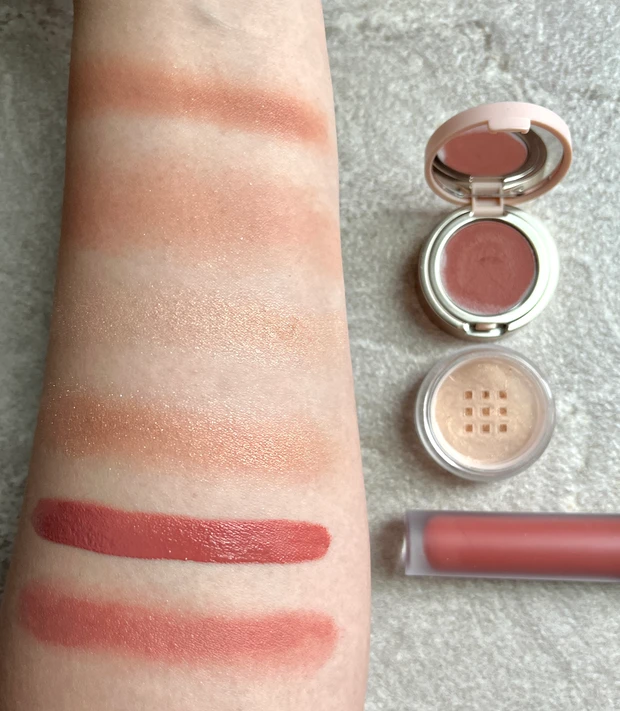 オンリーミネラル　ミネラルカラーズ アイシャドウ デュオ　02　リップセラム　01 ミネラルコスメ　カルミンフリー　スウォッチ