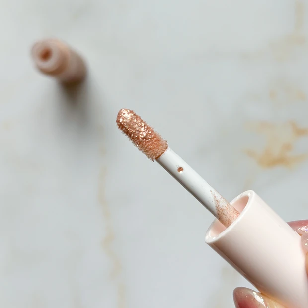 【to/oneクリスマスコフレ】イエベ春さん要チェック！多幸感アイシャドウセットをレビュー_4