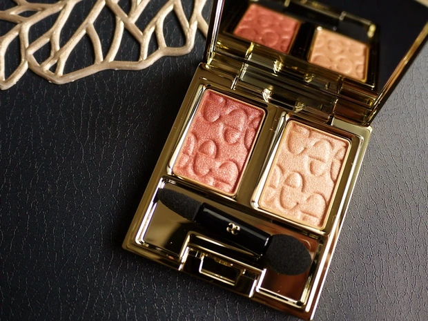 40代の目もとにもしっとり密着！エレガンス高発色2色シャドウが優秀！_2_1