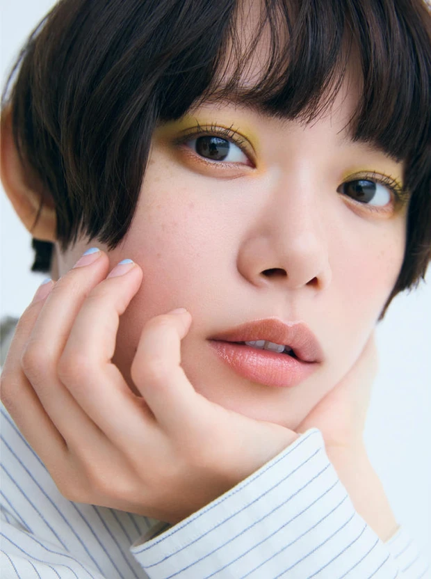 【6位】杉咲 花さんの魅力に迫るインタビュー。ライムグリーンメイクのHOWTOも