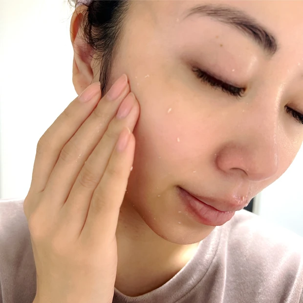 ごわつきが気になる“敏感肌”でも使える！ピーリングジェル「ロゼット オフロゴマージュ」_4