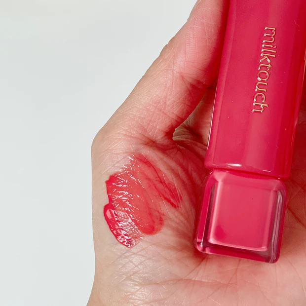 ミルクタッチ 落ちないリップ 07 オータムピーチ スウォッチ