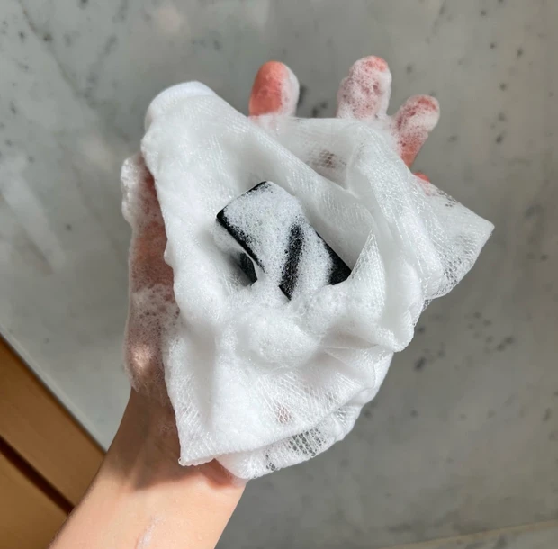 ハイドロキノン配合黒のピーリング石けん_2