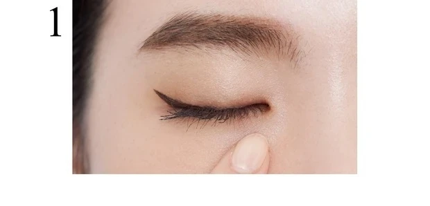 【一重アイメイク】セルヴォーク ヴォランタリーベイシス アイパレットの使い方_1