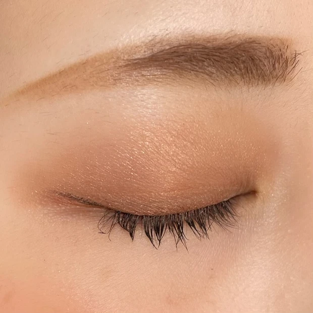 シグニチャーカラーアイズ 02 陽光色 メイク