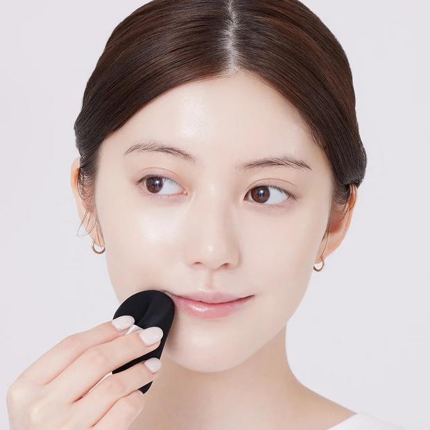 マキア　クリームファンデーション　塗り方　ロージーローザ　マルチファンデパフ　2