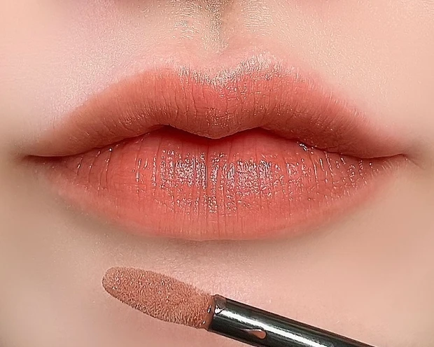 NARS(ナーズ)エアーマットウルトラリップティント 317 SEX KITTEN