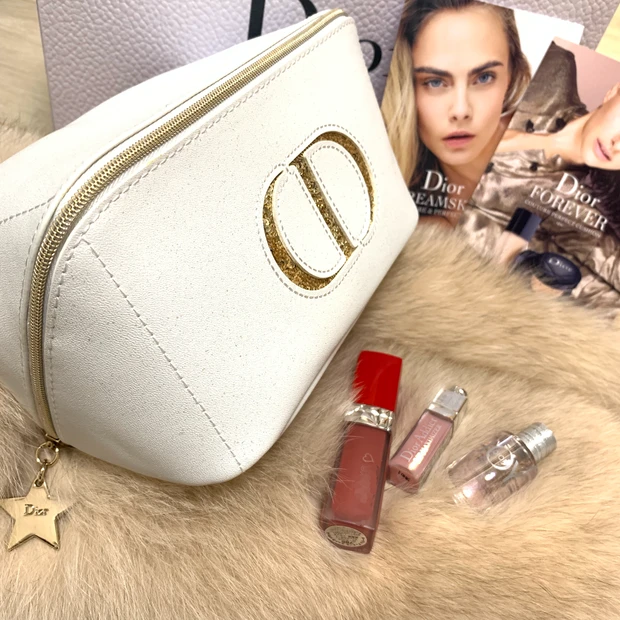 ２年目突入に感謝♥さくらの自己紹介＆お気に入りコスメたち_3_3