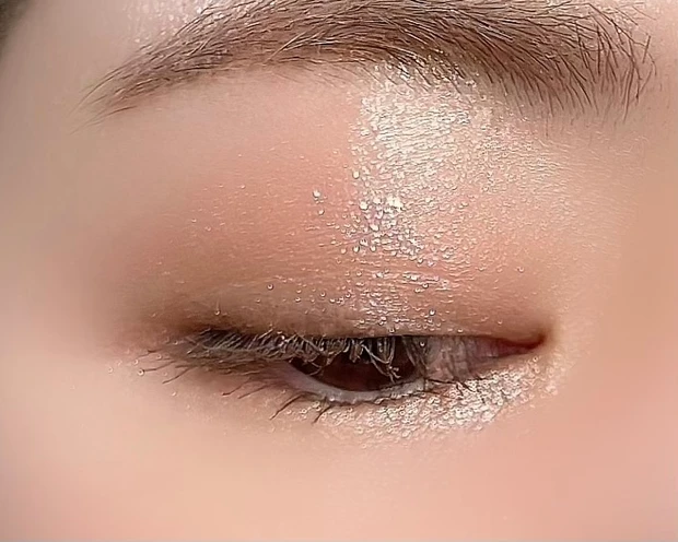 あのラブライナーから花束のようなアイシャドウパレット『ロマンティックブルームコレクション』登場！写真&動画たっぷりで徹底レビューします♪【限定コスメ】_8_2