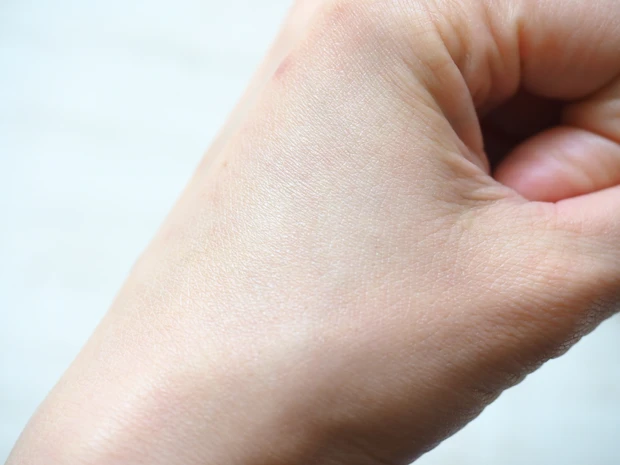 D-UVクリア ホワイトソリューション　テクスチャー3