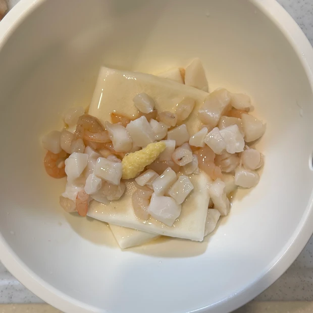 食べて痩せる！栄養満点ダイエットせいろ蒸しレシピ4選♡もちぷりはんぺんえび団子