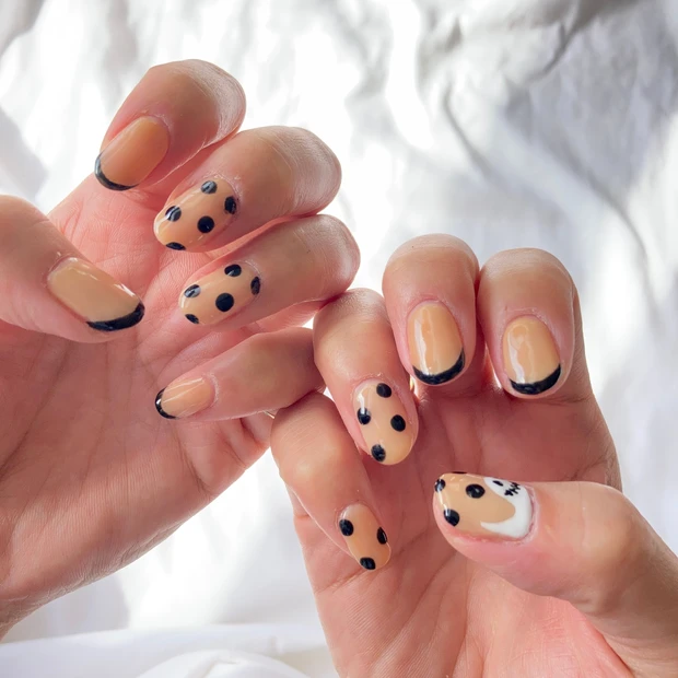 今月のネイル。こっそり楽しむ【ハロウィンネイル】。よく見るとオバケ！_3