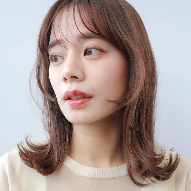ミディアム ヘア 髪型 ヘアスタイル 前髪あり ヘアカラー