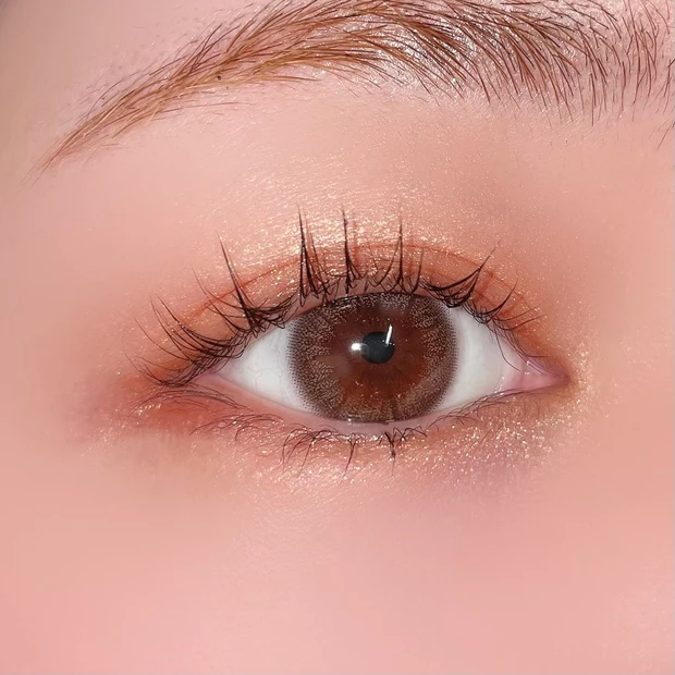 レブロン ダズルアイシャドウクワッド サンセットブリック イエベ プチプラ