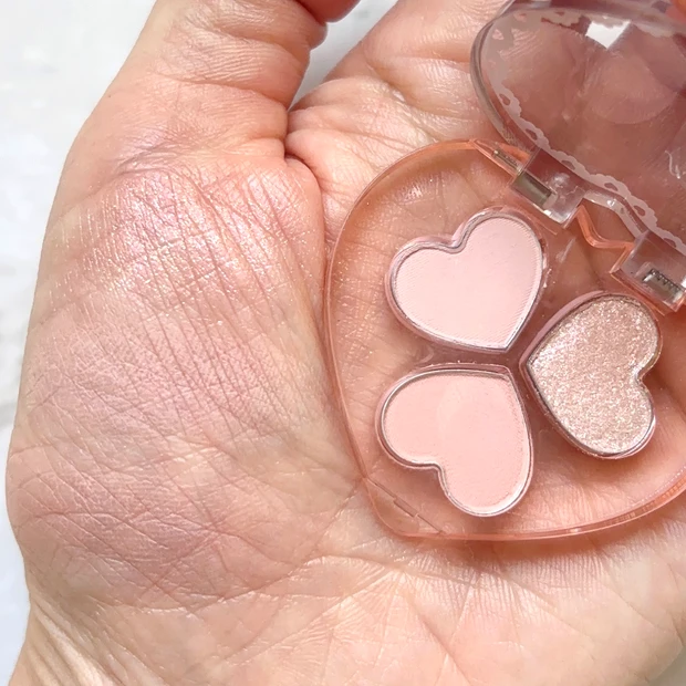 from2aN(フロムトゥーエーエヌ)「ラブクローバーパレット 01 ピンクブルーム」のスウォッチ