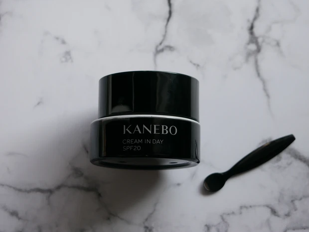 『KANEBO オン スキン エッセンス V』でときめくような肌へ〜マスクでゆらぎがちなお肌をしっかりケア〜_4_1