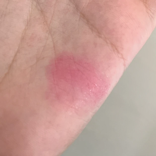 【メガ割おすすめ】じゅんわりジューシー発色!クリオ エッセンシャルリップチーク タップ 05 チェリーシャワー_3_2