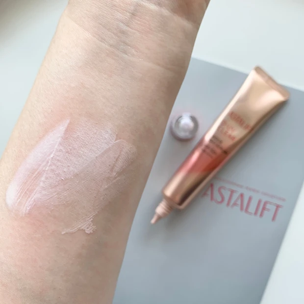 肌質・なりたい肌で選べる！ASTALIFT［アスタリフト］D-UVクリア２種の使用感・仕上がり・違いをスウォッチ多めでレビュー
_7