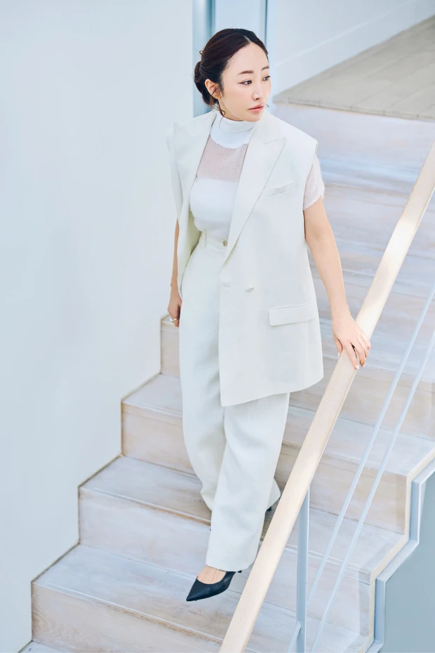 神崎 恵さんが提案する、セットアップを着る日のヘアメイク PhotoGallery_1_2