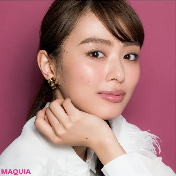 顔周りに変化をつけるなら？ 斜め前髪＆眉下バングと好相性な眉の作り方