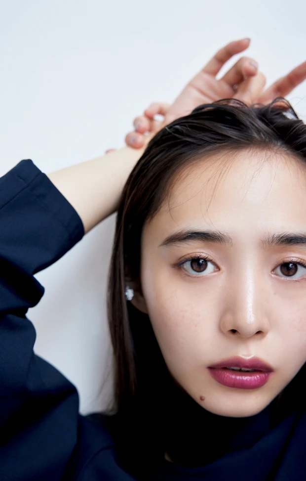 ピンクでなりたい印象に! 大人の最新ピンクメイク5選_4.「ハンサムピンク」を使ったモードなピンクメイク_1