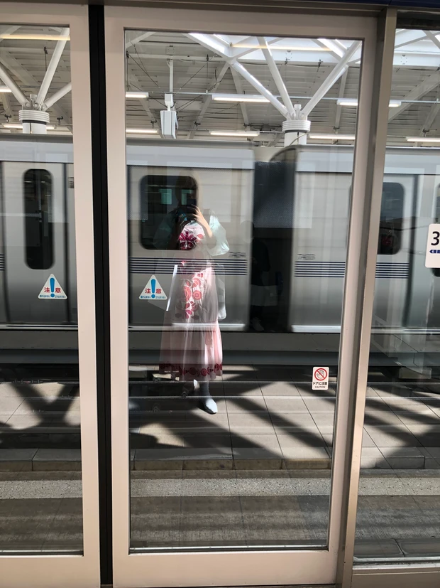 27歳デザイナーの体感30秒で作るツヤ肌ベースメイク【秋冬ベースメイク事情】_1_2