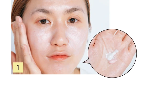 Aを目の下、額、あごに置き、全体になじませトーンアップ。AとBを1:1で混ぜ、同じ位置にのせて光受けのいい肌に。